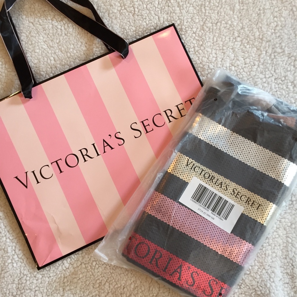 ⬇️LAST✂️ Victoria’s Secret Sequin Tote & Wristlet - Picture 2 of 4
